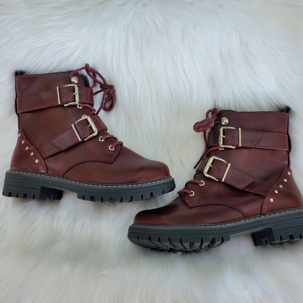 Nwot Women's Burgundy  Ankle Combat/Moto Boots. 6.5 Wide
